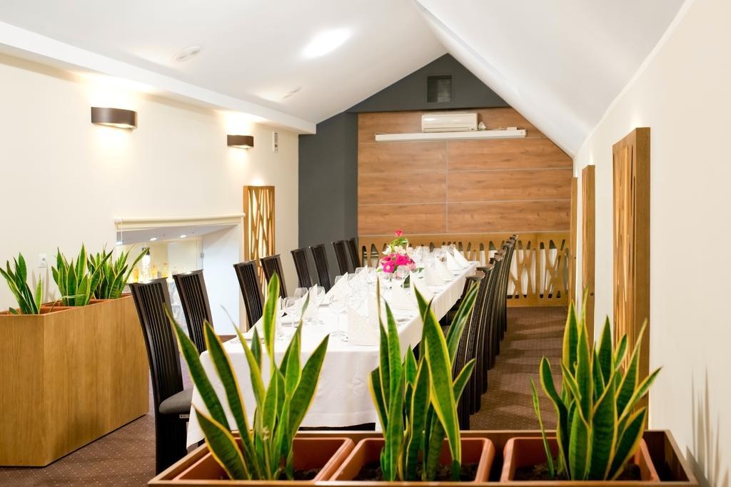 Hotel Capitol Biała Podlaska Kültér fotó