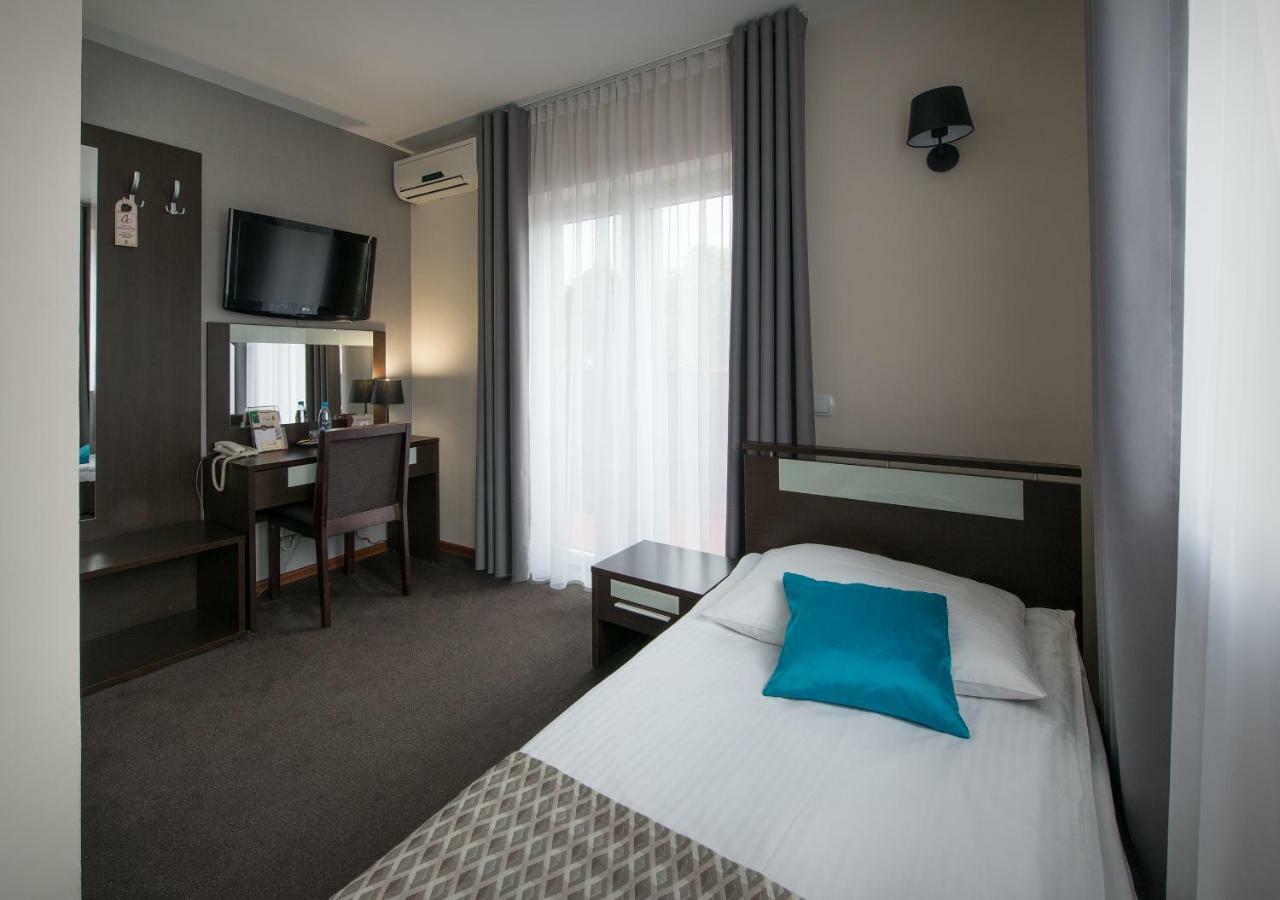 Hotel Capitol Biała Podlaska Kültér fotó