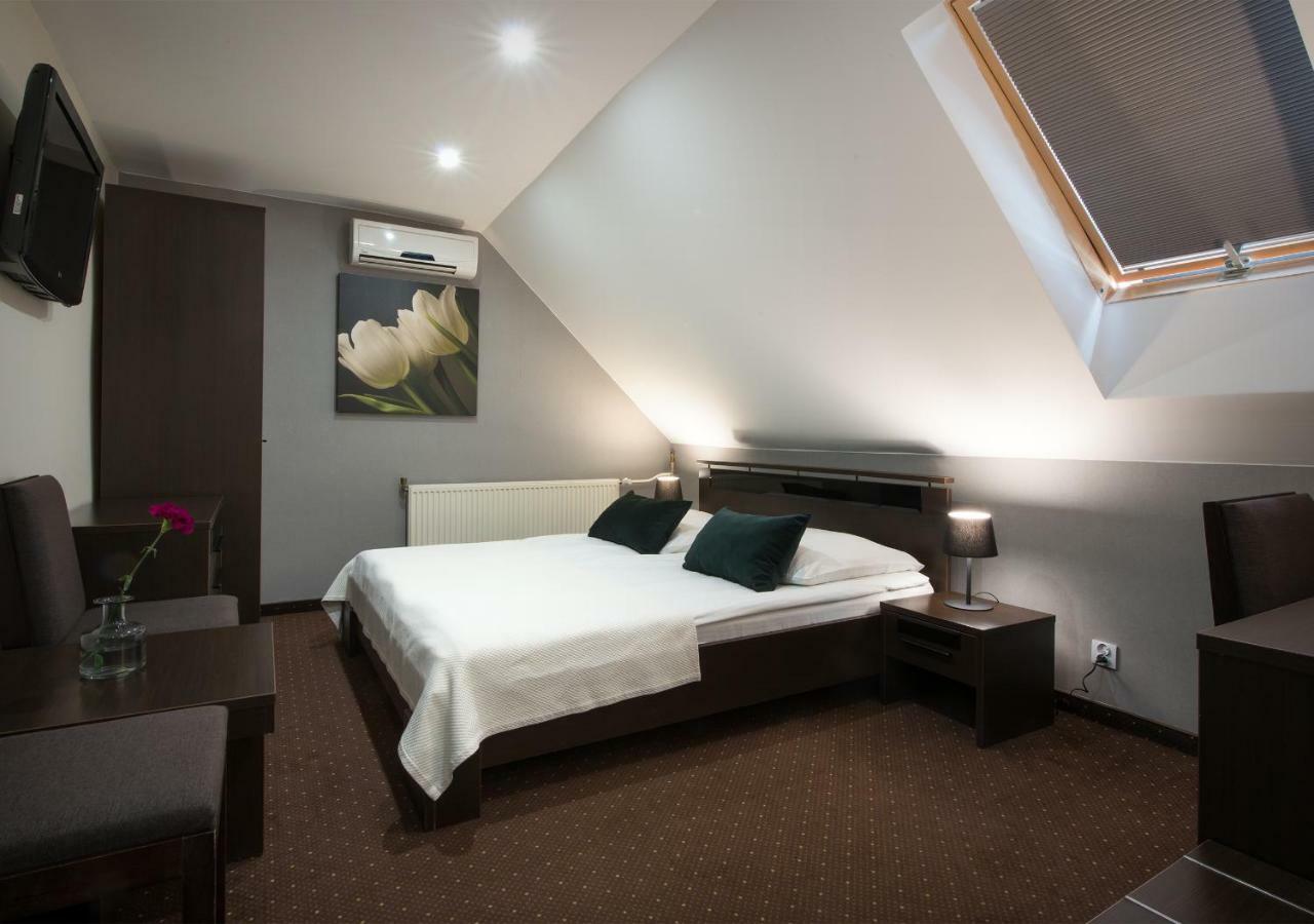 Hotel Capitol Biała Podlaska Kültér fotó