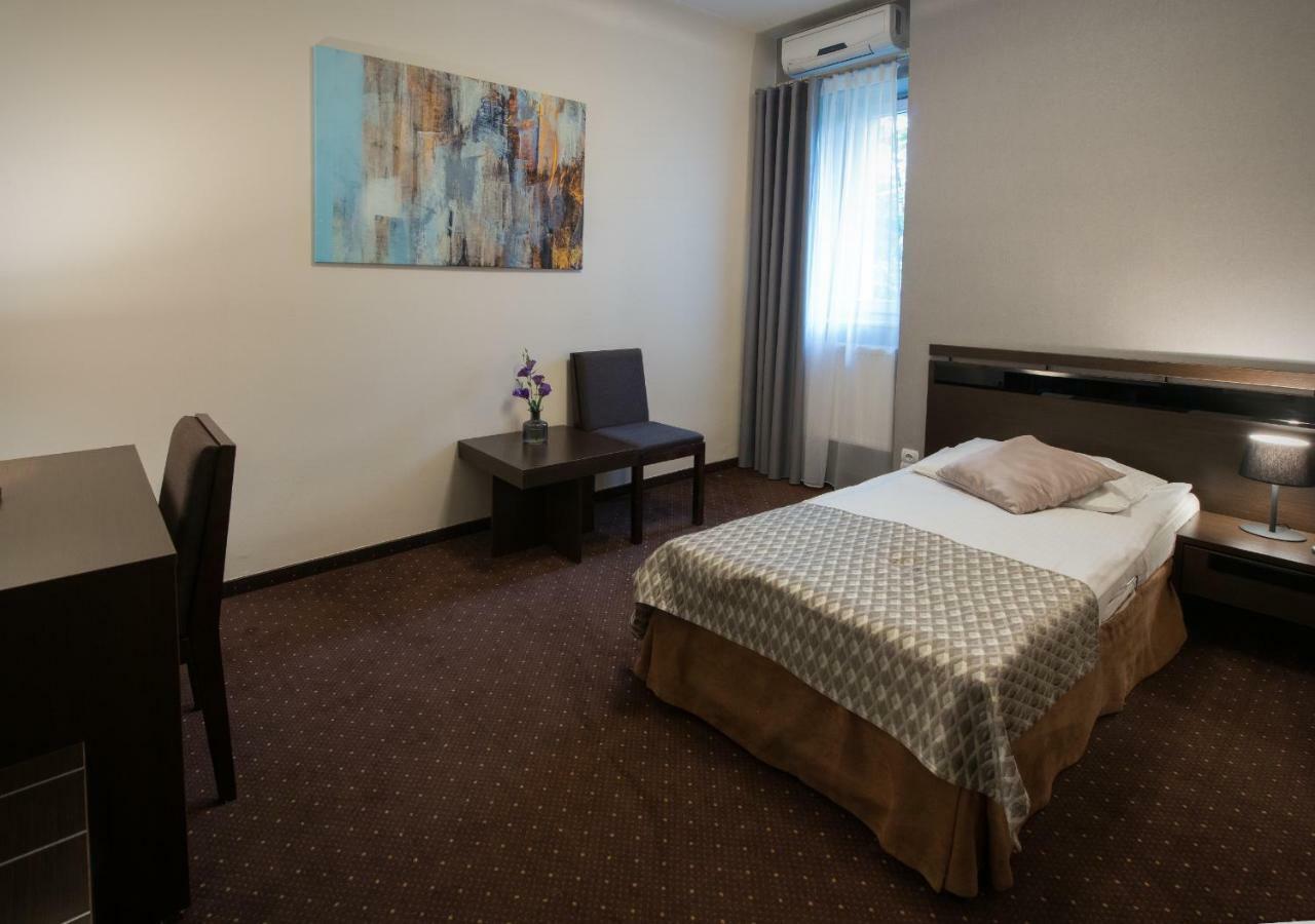 Hotel Capitol Biała Podlaska Kültér fotó